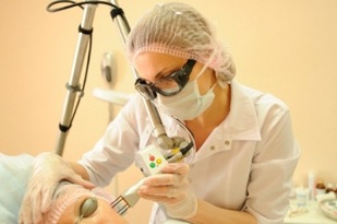 kako se izvodi postupak frakcijskog laserskog podmlađivanja kože 