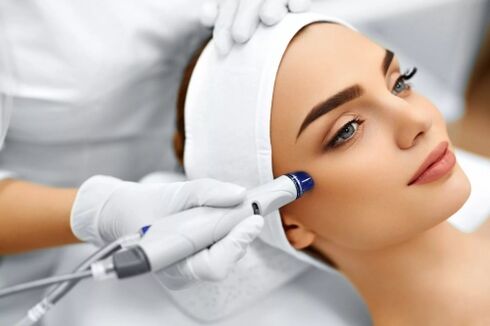 Pomlađivanje kože lica laserskim uređajem
