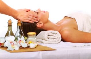 masaža s uljima za pomlađivanje kože